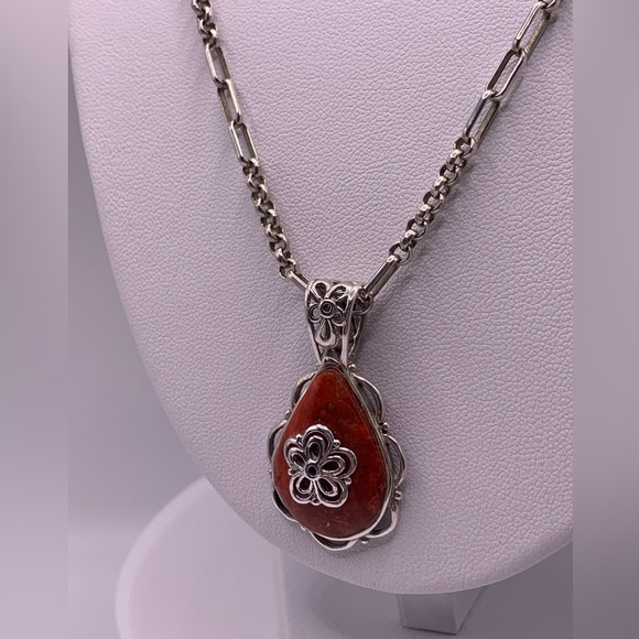 Silpada’s Sterling FIERY PERSONALITY Reversible Pendant & TIMELESS Chain Set - Picture 4 of 13